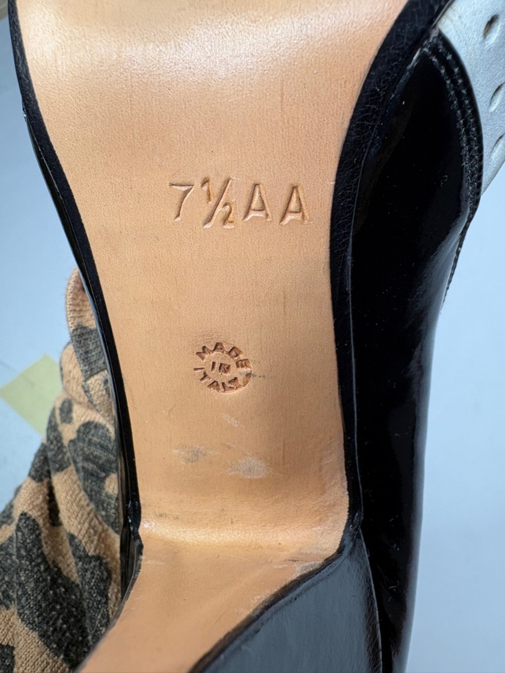 Walter Steiger Vintage Black and White Perforated Pointed-Toe Heels - Picture 5 of 6